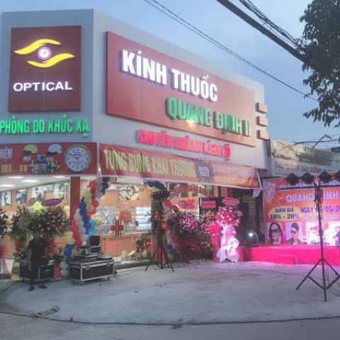  Khai trương kính thuốc Quang Định ll